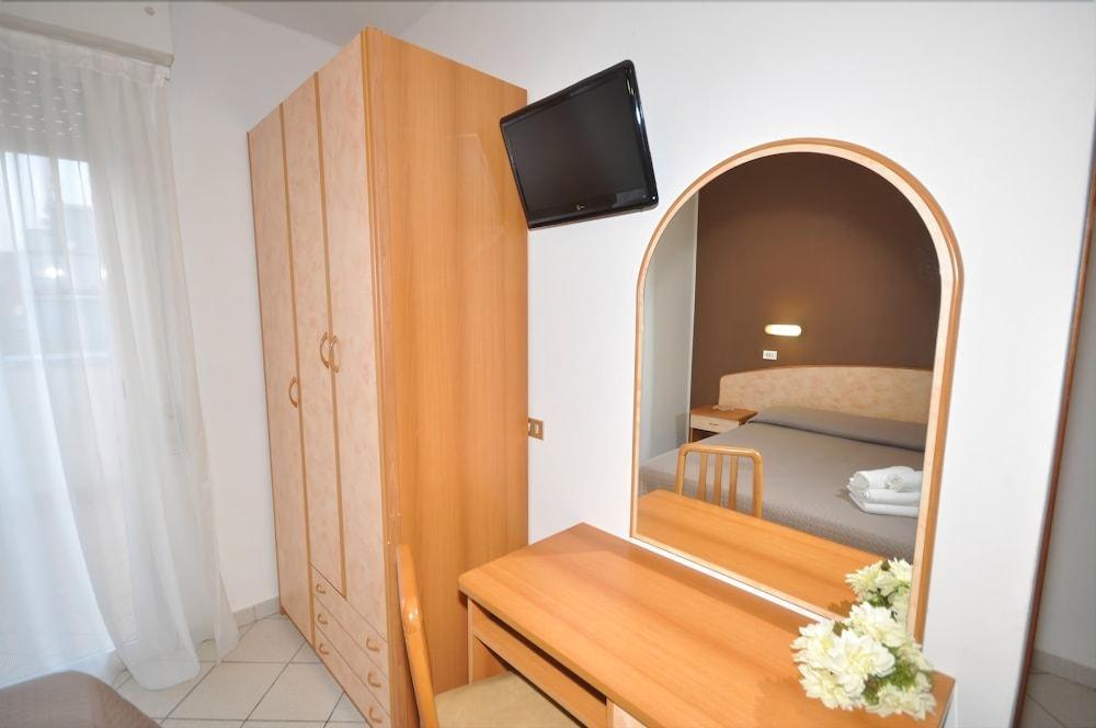 Hotel Adriatic&Beauty Rimini Buitenkant foto