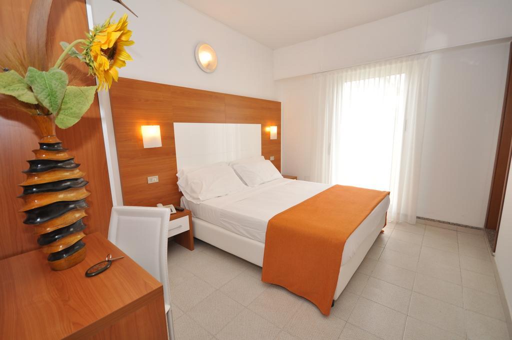 Hotel Adriatic&Beauty Rimini Kamer foto