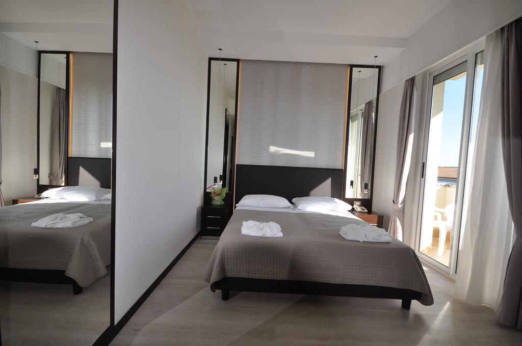 Hotel Adriatic&Beauty Rimini Buitenkant foto